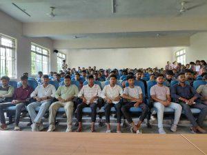 विद्यार्थियों को पॉलीथिन के प्रदूषण से बचने का दिया संदेश