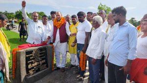 टिकारी विधायक ने किया अमाव पथ का उद्घाटन