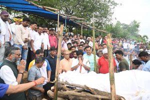 Bokaro News : मंत्री योगेंद्र प्रसाद के छोटे भाई पंचतत्व में विलीन