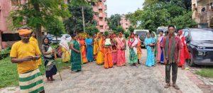 प्रबंधन की कार्यशैली से नाराज ग्रामीणों ने बैठक का किया बहिष्कार