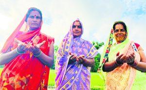 Gopalganj News : गांव में हिंदू युवक मुस्लिम भाइयों के साथ मिलकर बनाते हैं ताजिये