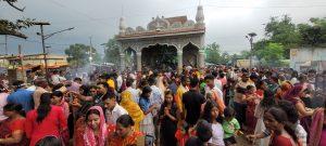 Deoghar News : दुबे बाबा की पूजा में दिखी भक्ति और परंपरा की झलक