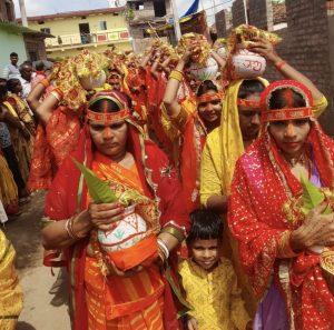 एरुर गांव में कलश यात्रा के साथ हनुमान प्राणप्रतिष्ठा प्रारंभ