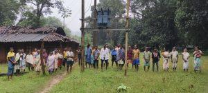Chaibasa News : दो महीने से ट्रांसफॉर्मर खराब, अंधेरे में ग्रामीण