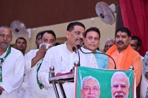संजय झा ने कांग्रेस पर कसा जोरदार तंज, बोले- बोर्ड लगाकर कह रहे हैं कि जननायक आ रहे