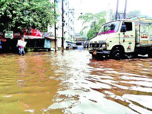 हावड़ा : बारिश से 25 से अधिक वार्ड हुए जलमग्न
