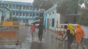मूसलाधार बारिश से शहर हुआ जलमग्न, नगरपरिषद की खुली पोल