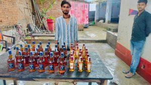 42 बोतल शराब के साथ बाइक सवार तस्कर गिरफ्तार