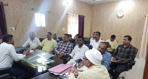 बाढ़ पूर्व तैयारी को ले सीओ ने किया जनप्रतिनिधियों के साथ समीक्षा बैठक