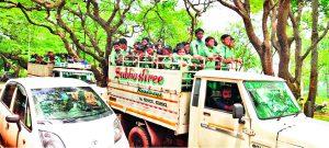 Seraikela Kharsawan News : मालवाहक वाहन में भेंड़-बकरियों की तरह नोवामुंडी गये 64 बच्चे