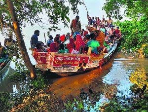 Begusari News:शाम्हो-सूर्यगढ़ा मुख्य पथ के दोनों किनारों तक पानी पहुंचा
