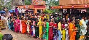 Giridih News: शिवालयों में उमड़े श्रद्धालु, मंत्रोच्चार व जयकारों के गूंजा क्षेत्र