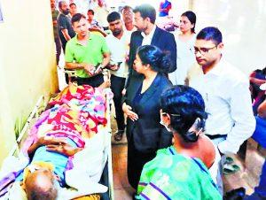 RIMS News : रिम्स की हकीकत : जर्जर बिल्डिंग, टूटी फर्श, बदबू से शौचालय में घुसना मुश्किल