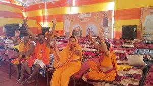रिमझिम फुहार के बीच कांवरिया देवघर रवाना, बोल बम से गूंजा कांवरिया पथ