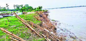 Gopalganj News  : गंडक नदी का तेजी से बढ़ रहा जल स्तर, बैकुंठपुर में खतरे के निशान के करीब