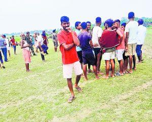 Gaya News : बधार में संदिग्ध हालात में मिली अधेड़ की लाश, परिजनों ने जतायी हत्या की आशंका