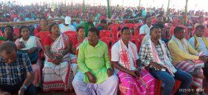 आधुनिक विकास की ओर अग्रसर होने के साथ-साथ जमीन से जुड़े रहें आदिवासी : लोबिन मुर्मू