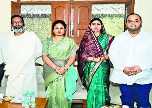 Jamshedpur News :विधायक पूर्णिमा साहू ने नेमरा पहुंचकर दिशोम गुरु शिबू सोरेन को दी श्रद्धांजलि