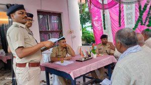 भोरे में  जनता दरबार में एसपी ने सुनीं लोगों की समस्याएं