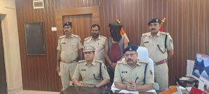 तीन हथियार व सात कारतूस के साथ दो अपराधी गिरफ्तार