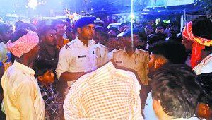 Gopalganj News  : विजयीपुर में करेंट से झुलसी महिला ने तोड़ा दम, सड़क पर शव रख नाराज ग्रामीणों ने किया जाम