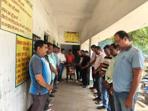 शिक्षक संघ के सदस्यों ने शिक्षा मंत्री को दी श्रद्धांजलि