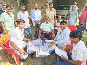 Motihari: राजस्व शिविर का सीओ ने किया निरीक्षण