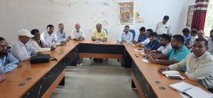 Giridih News: देवरी : बीडीओ ने की क्रियान्वित योजनाओं की समीक्षा