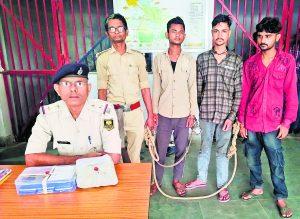 Gopalganj News  : नेपाल से डेढ़ करोड़ की चरस की खेप लेकर वैशाली जा रहे थे ड्रग्स पेडलर