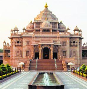 Gopalganj News : अरार मोड़ पर मां सिंहासन दल के अक्षरधाम मंदिर रूपी पंडाल में विराजेंगी मां दुर्गा