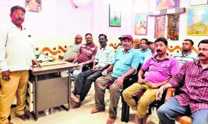Chaibasa News : यूनियन ने बायोमेट्रिक हाजिरी का किया विरोध