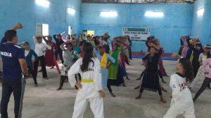 किशोरियों काे सेल्फ डिफेंस का मिला प्रशिक्षण