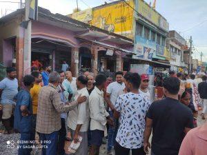 Giridih News: हाट बाजार में आधा दर्जन मोबाइल की चोरी, नाबालिग समेत दो रंगे हाथ पकड़ाये