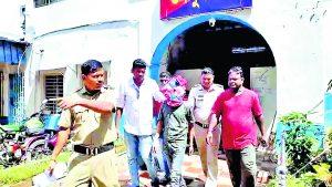 यूपी का व्यवसायी हथियार के साथ अरेस्ट