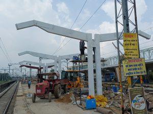 प्लेटफॉर्म-6 पर लगने लगा शेड, बदलाव से पहले रफ्तार तेज