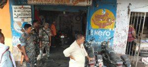 Bokaro News : शराब दुकान में हुई मारपीट मामले की उत्पाद विभाग के इंस्पेक्टर ने जांच की