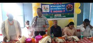 Darbhanga : स्थानांतरण पर मनरेगा के पीओ को दी गयी भावभीनी विदाई